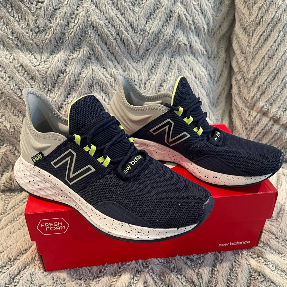 New Balance Roav Fresh Foam Running Shoes in Navy Blue